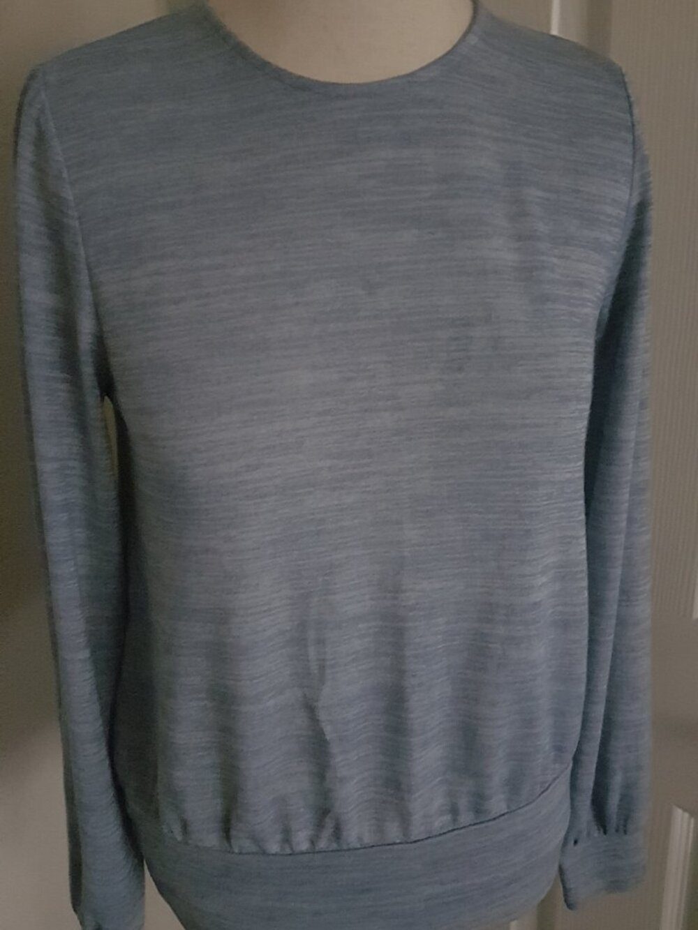 Banana Republic Sweater Crewneck long sleeve light blue Women size S lightweight